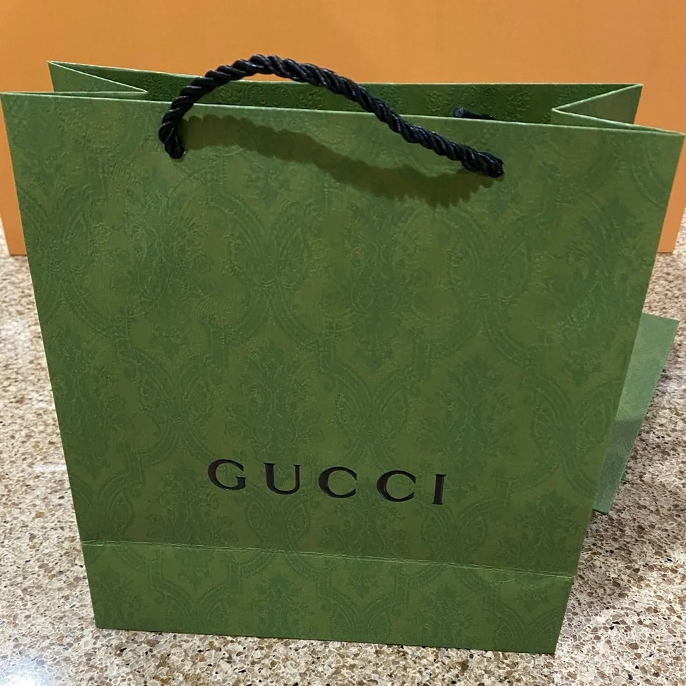 10 Gucci gift bags